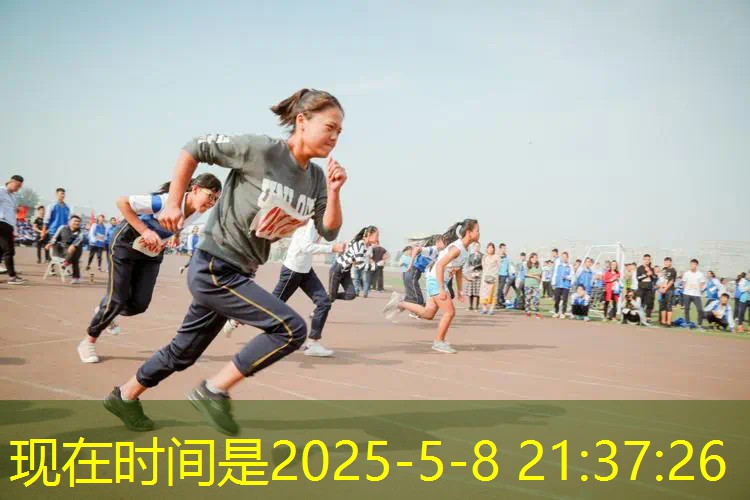 撒贝宁挑战吉尼斯网球拍